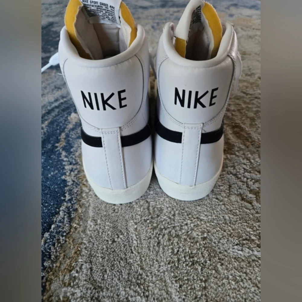 NEW Nike Blazer 77's White and Black High-Top Sneakers - Picture 2 of 6